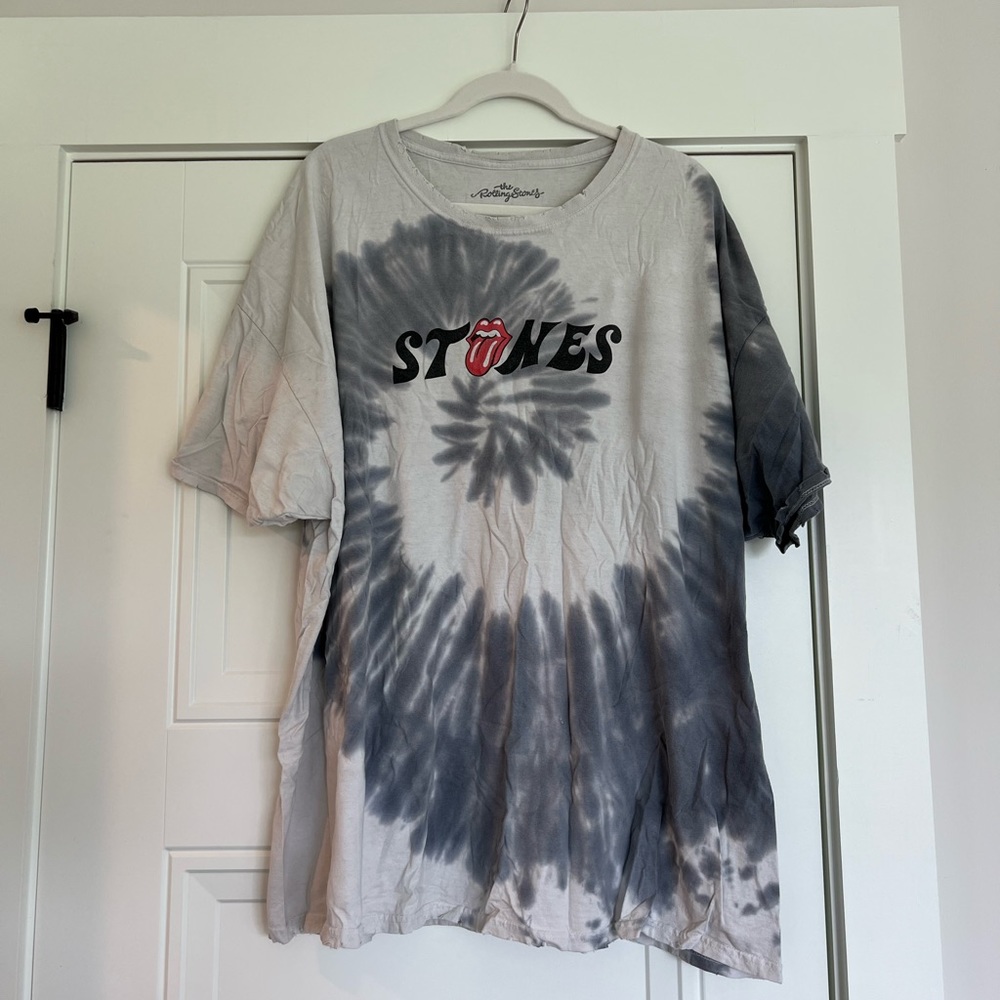 urban outfitters rolling stones oversized tee EVERYTHING MUST GO MAKE ME AN OFFE